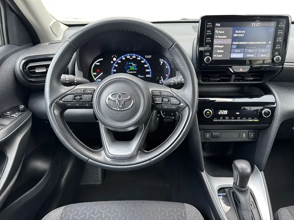 TOYOTA YARIS CROSS