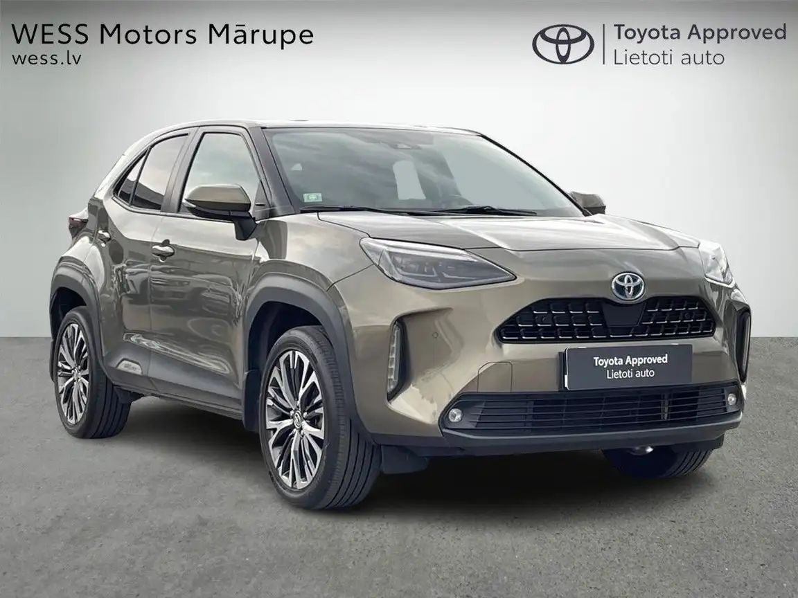 TOYOTA YARIS CROSS