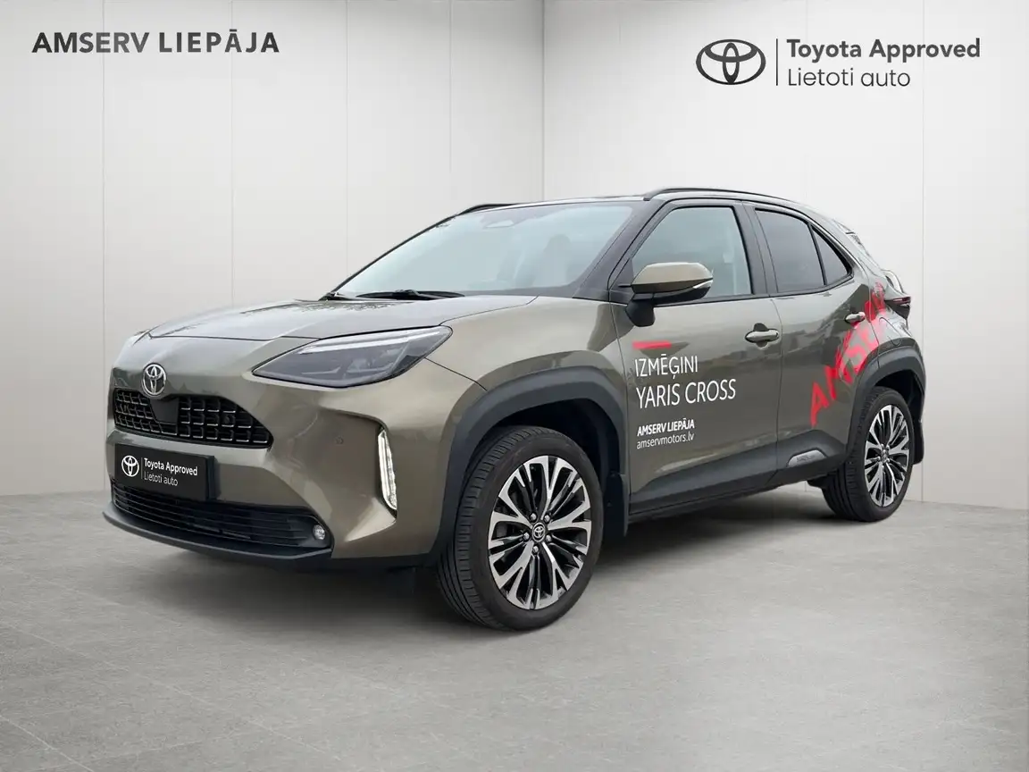 TOYOTA YARIS CROSS