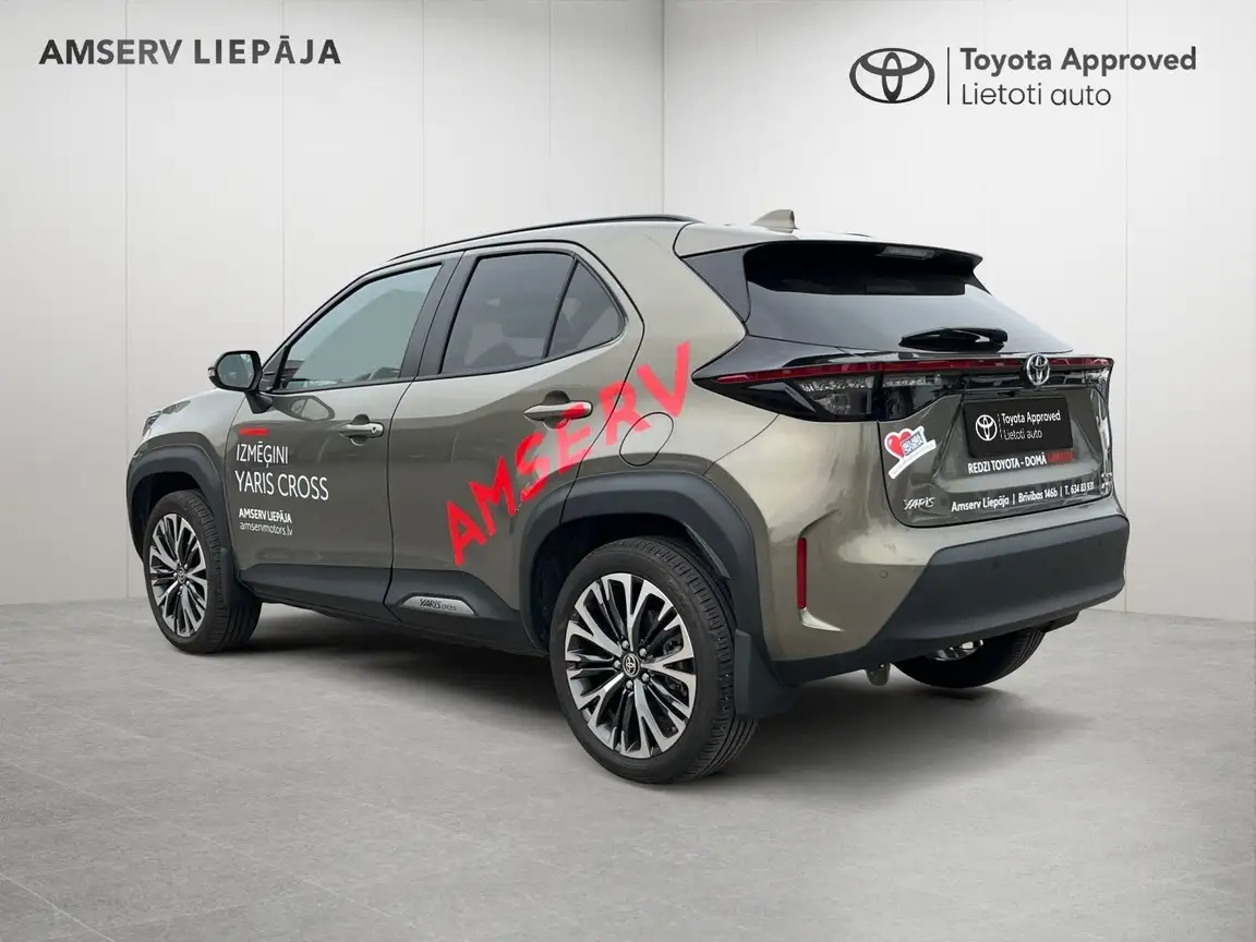 TOYOTA YARIS CROSS