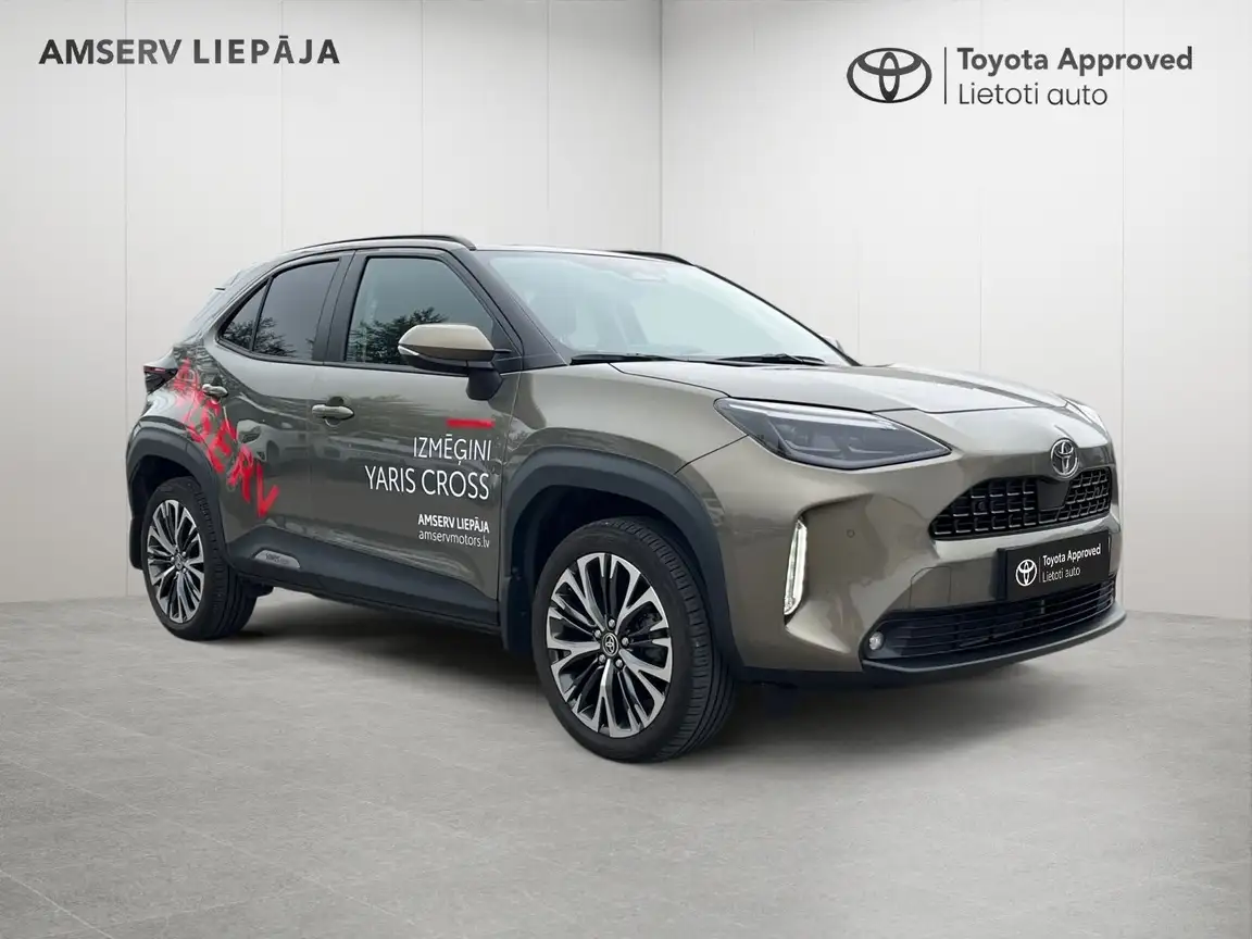 TOYOTA YARIS CROSS