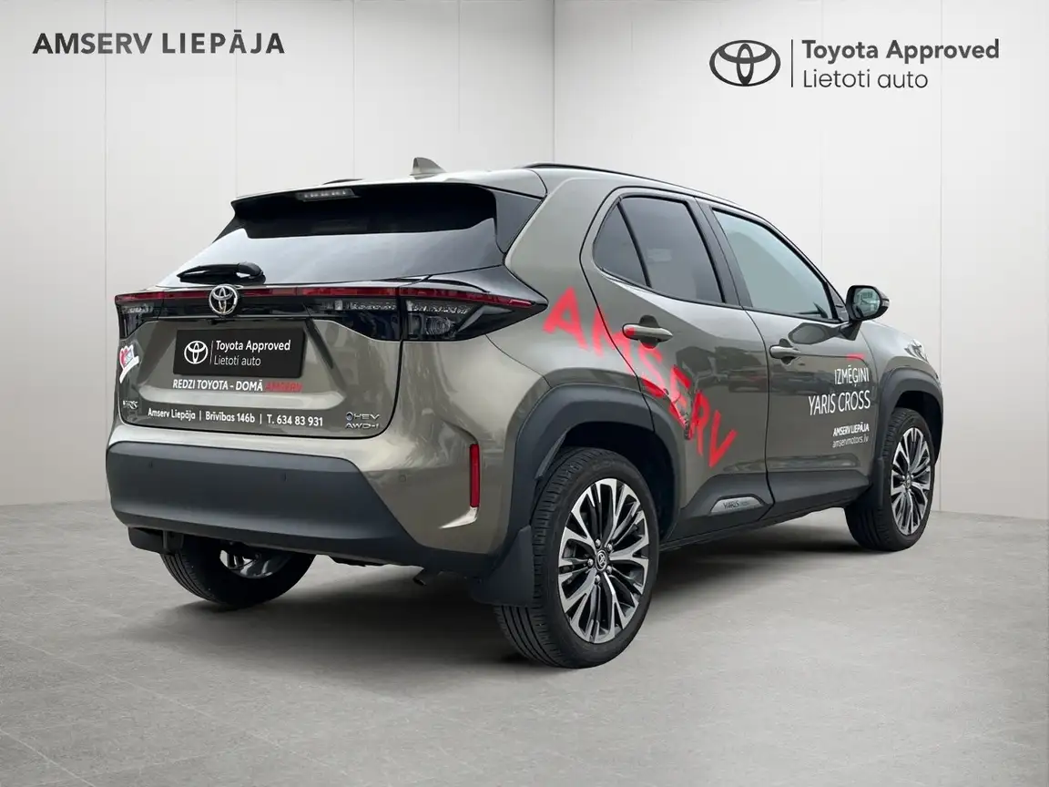 TOYOTA YARIS CROSS
