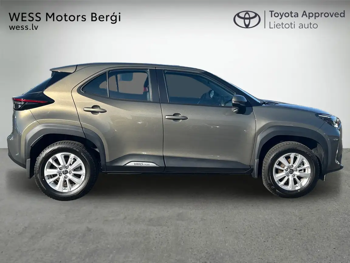 TOYOTA YARIS CROSS