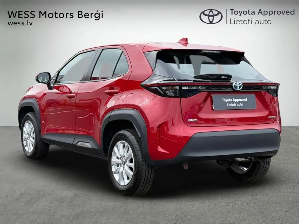 TOYOTA YARIS CROSS