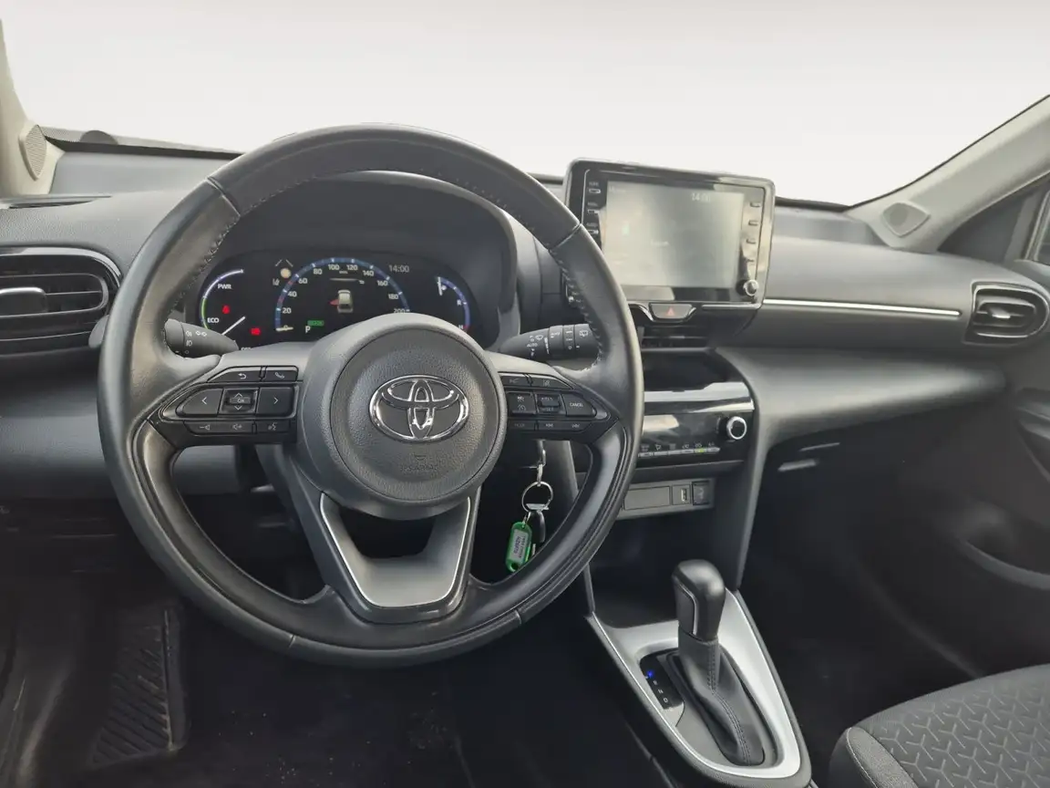 TOYOTA YARIS CROSS