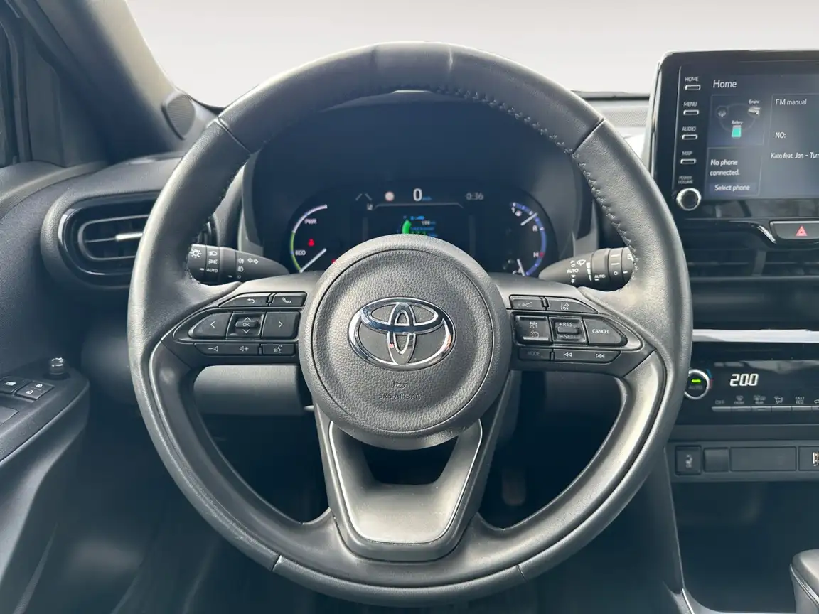 TOYOTA YARIS CROSS