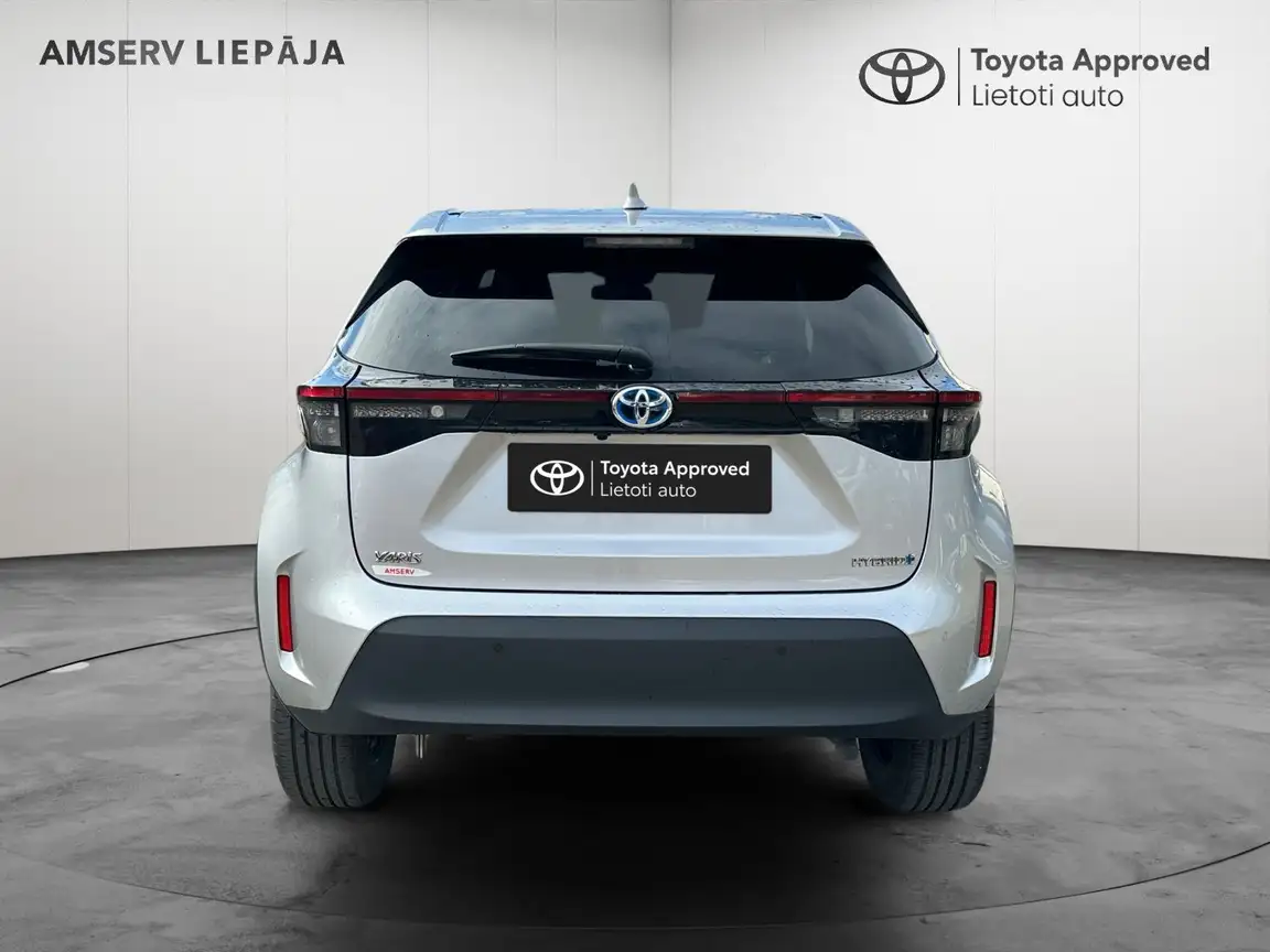 TOYOTA YARIS CROSS