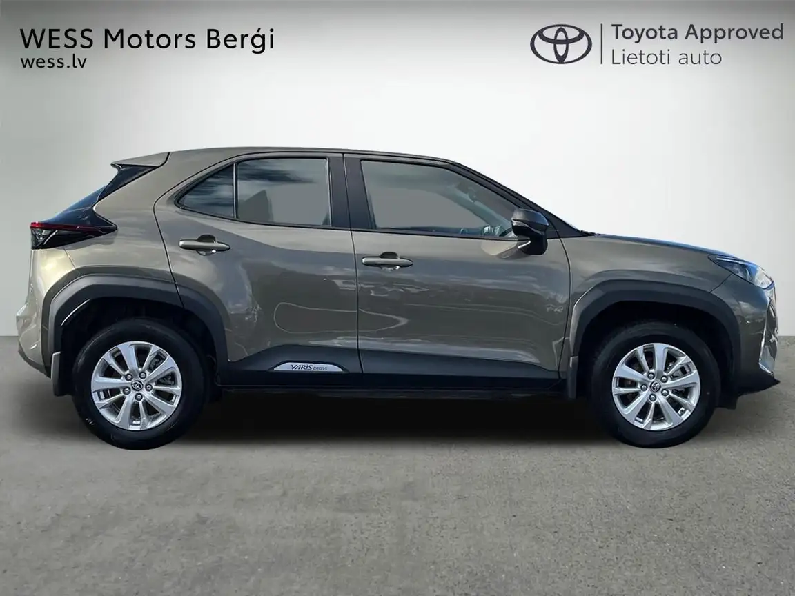 TOYOTA YARIS CROSS
