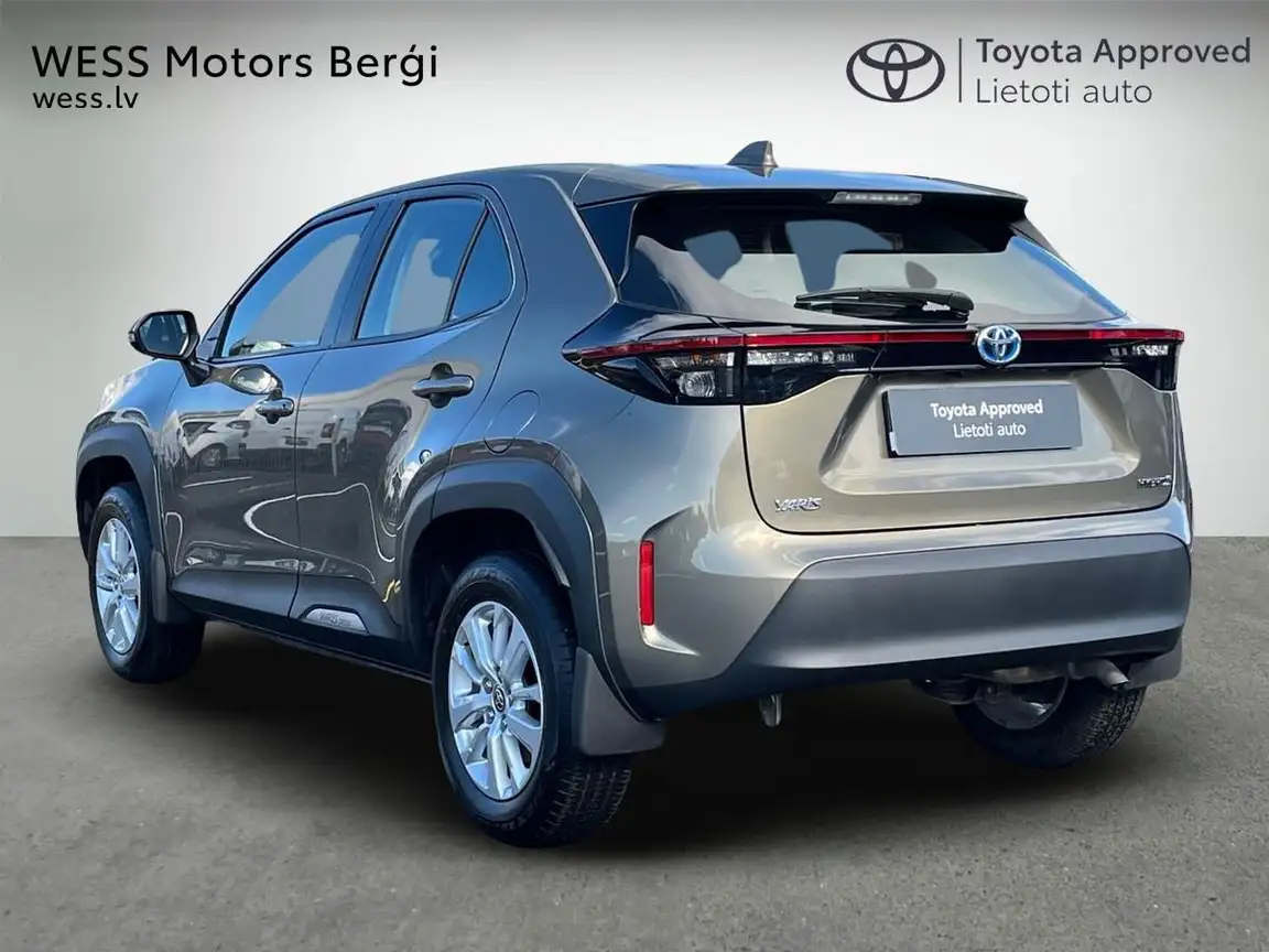 TOYOTA YARIS CROSS