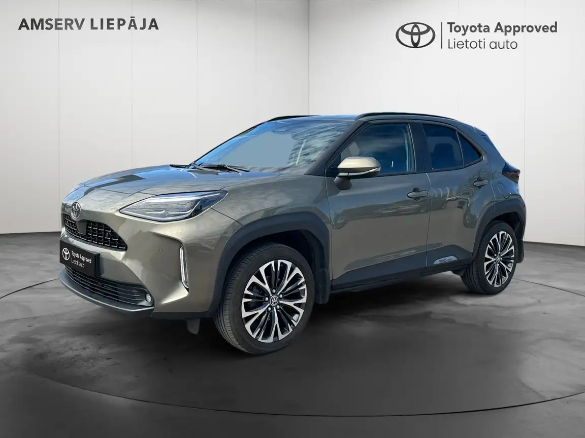 TOYOTA YARIS CROSS
