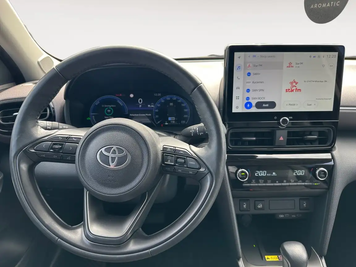 TOYOTA YARIS CROSS