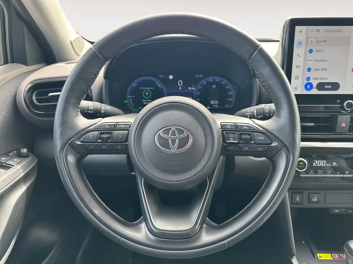 TOYOTA YARIS CROSS