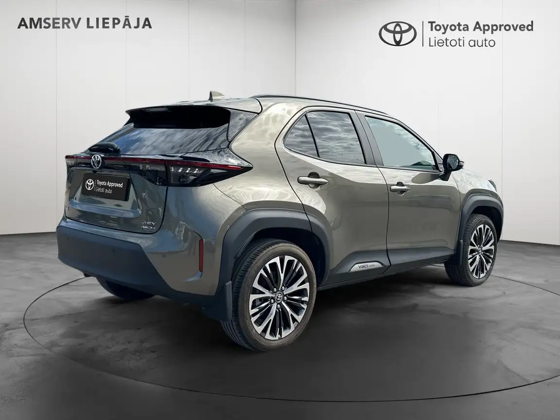 TOYOTA YARIS CROSS