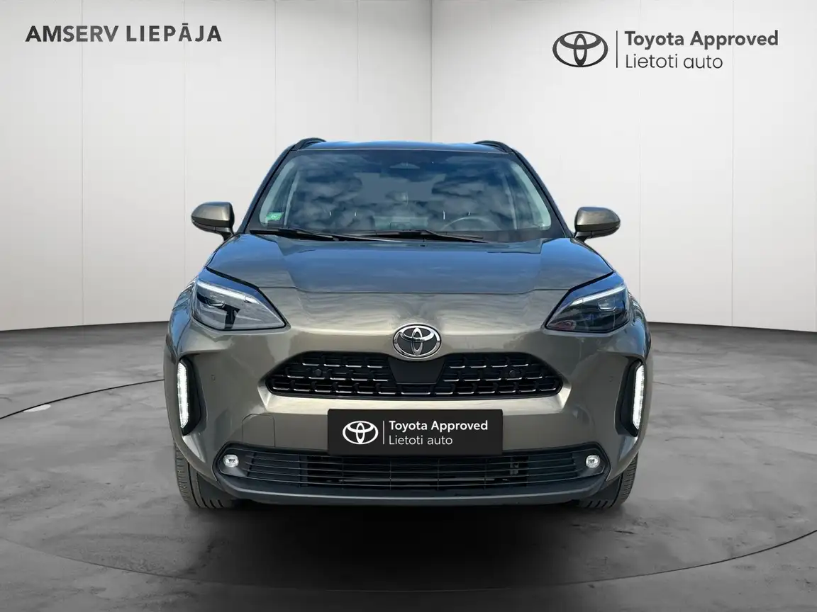 TOYOTA YARIS CROSS