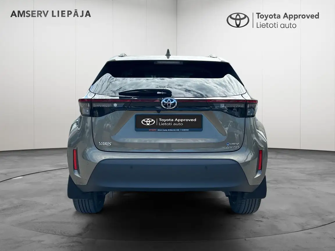 TOYOTA YARIS CROSS
