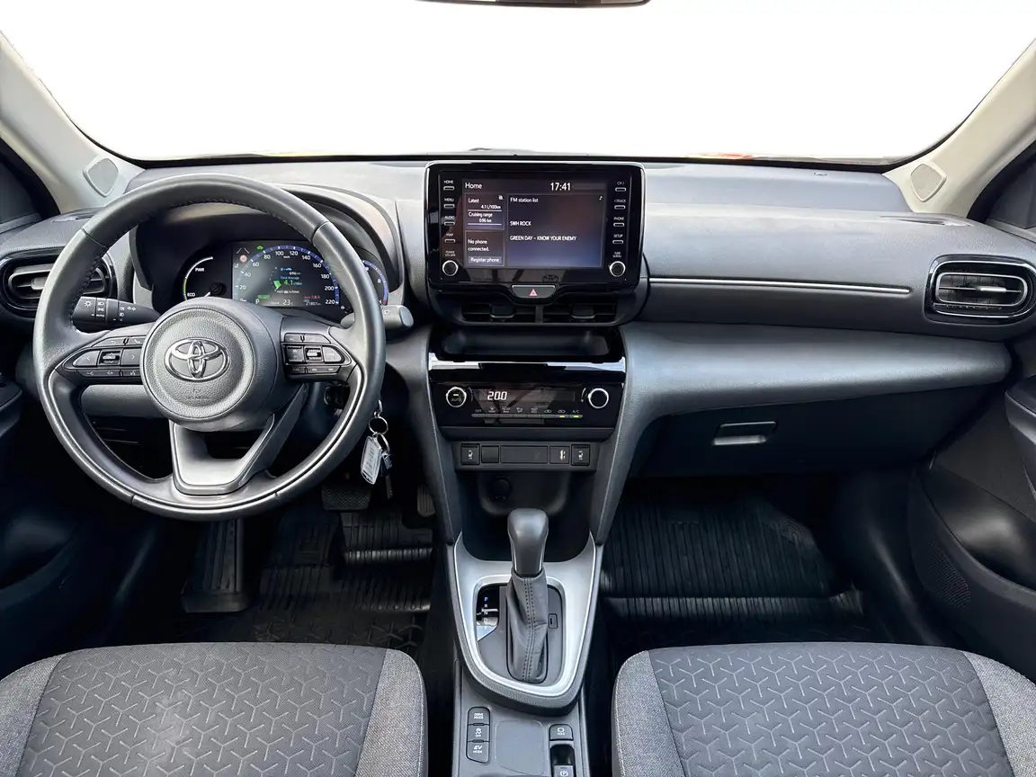 TOYOTA YARIS CROSS