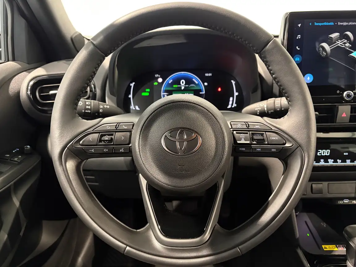TOYOTA YARIS CROSS