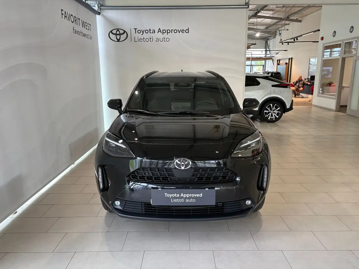 TOYOTA YARIS CROSS