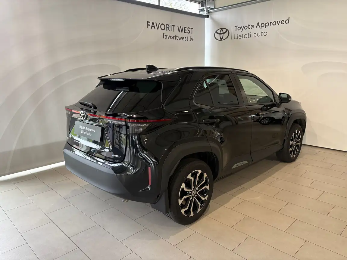 TOYOTA YARIS CROSS