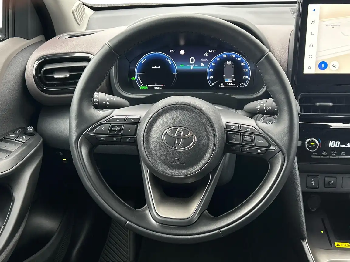 TOYOTA YARIS CROSS