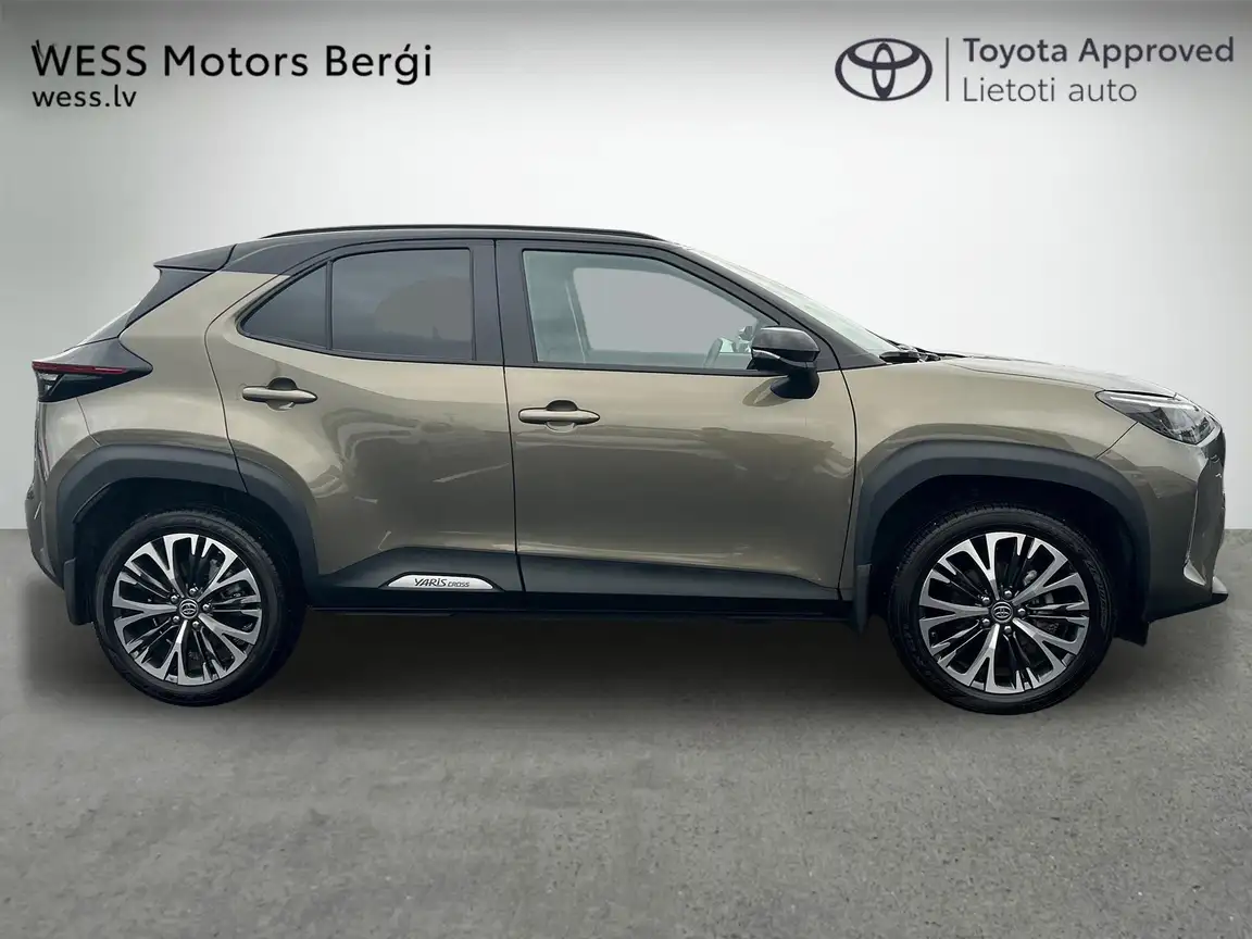 TOYOTA YARIS CROSS