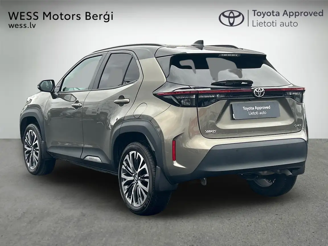 TOYOTA YARIS CROSS