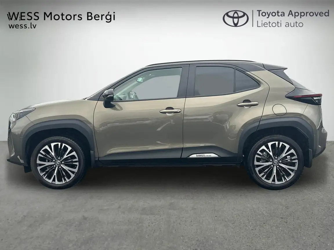 TOYOTA YARIS CROSS