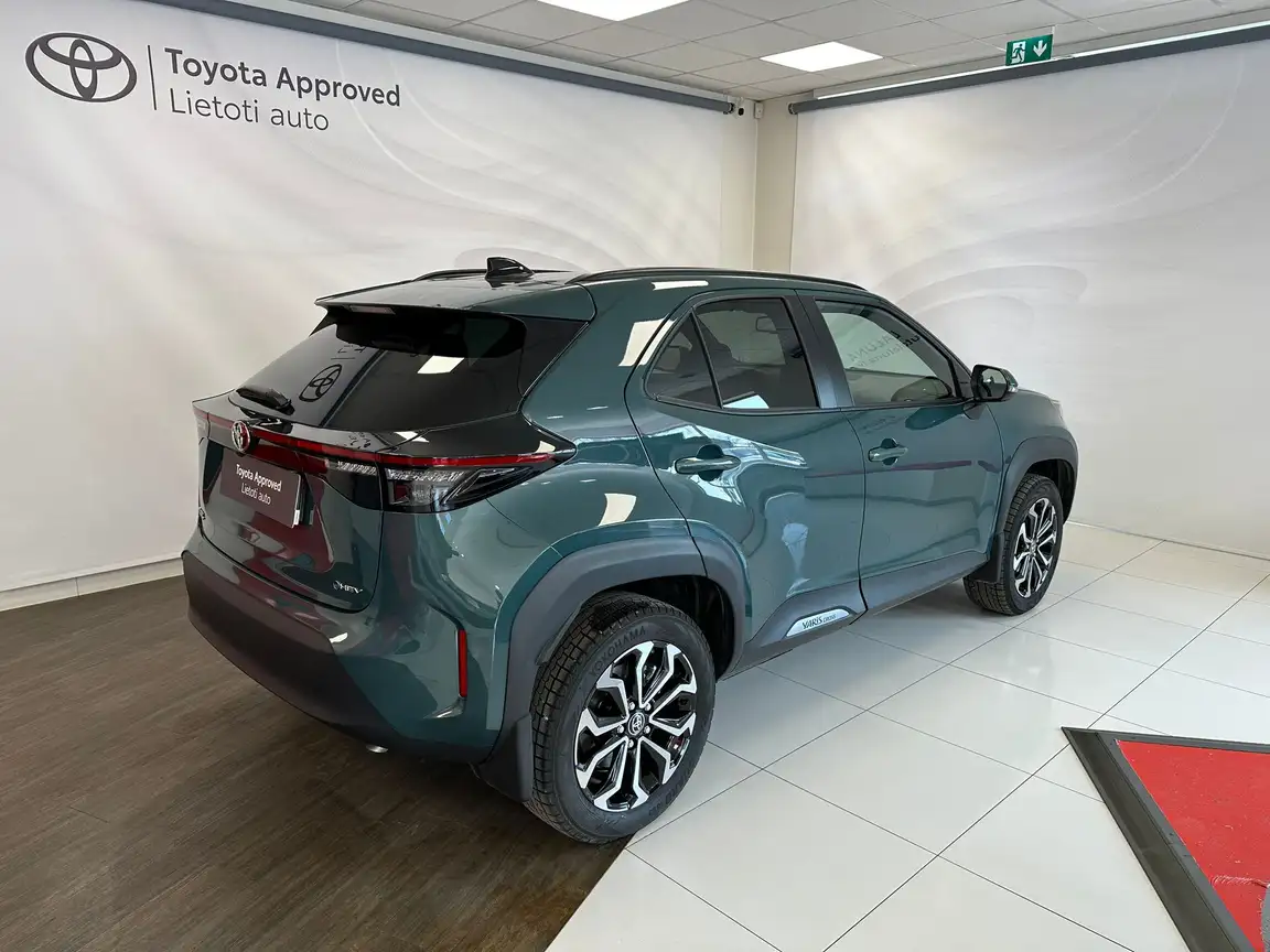 TOYOTA YARIS CROSS