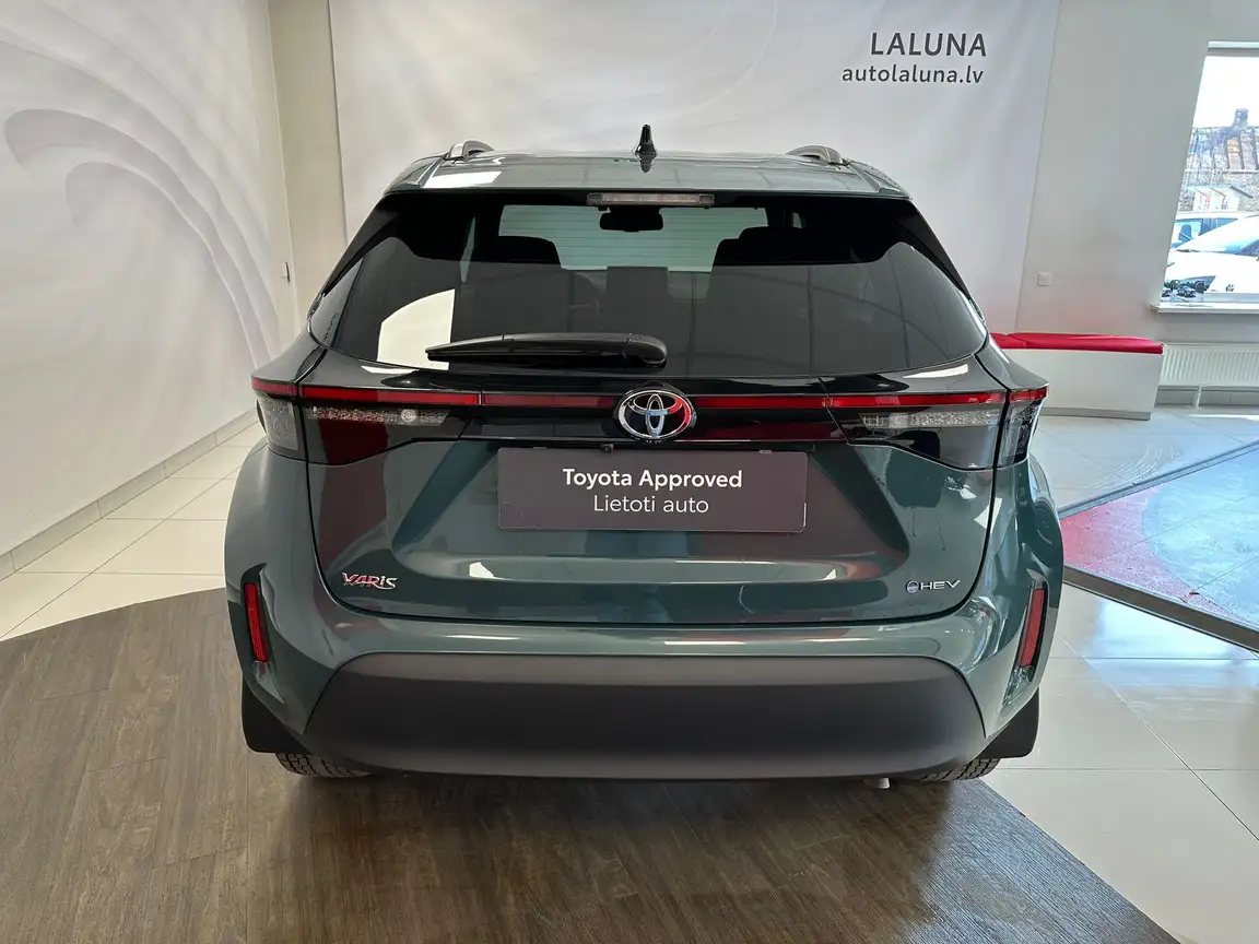 TOYOTA YARIS CROSS