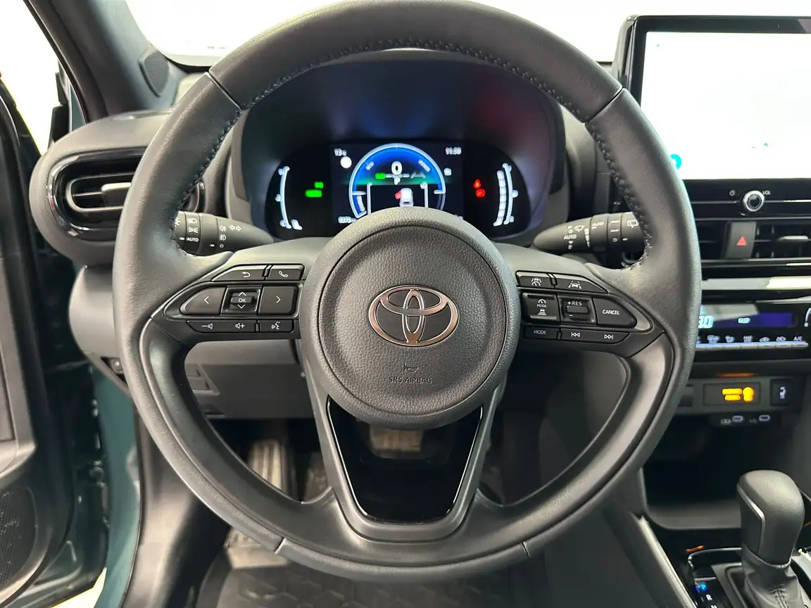 TOYOTA YARIS CROSS