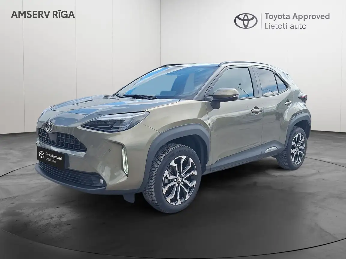 TOYOTA YARIS CROSS