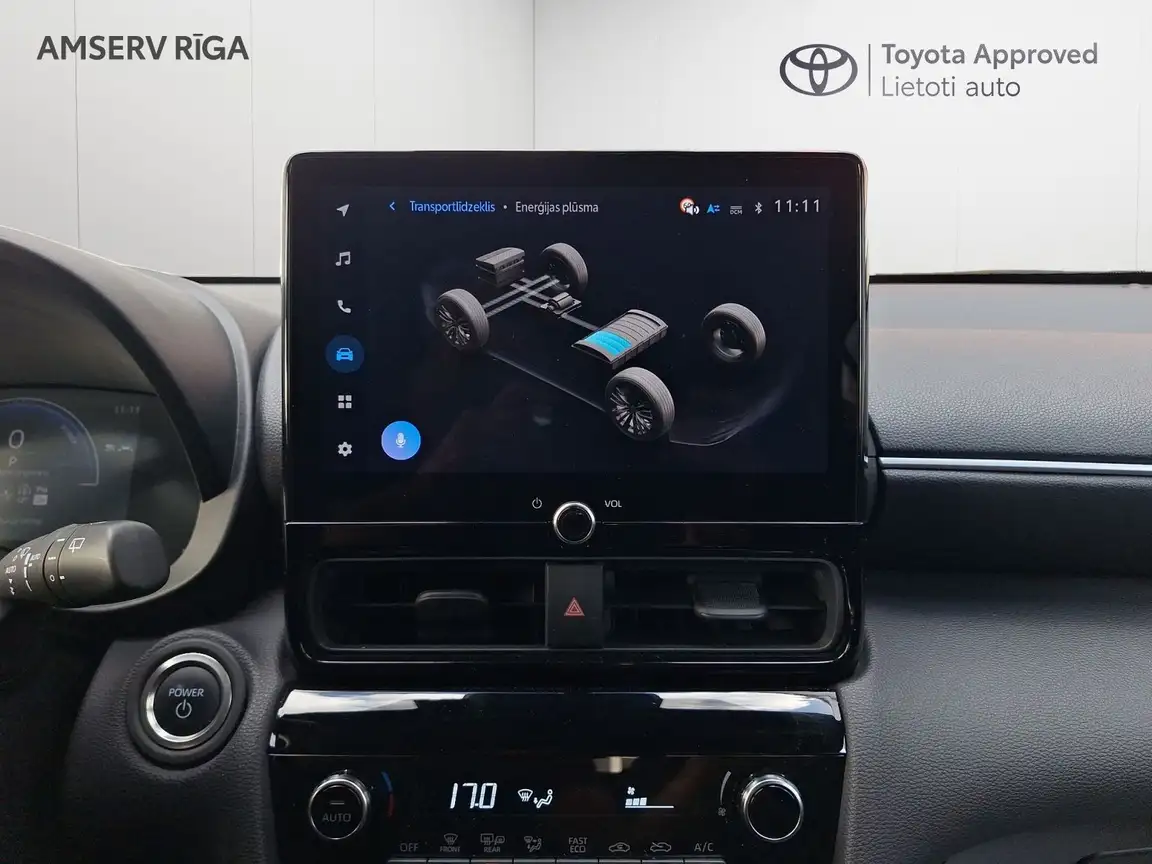 TOYOTA YARIS CROSS