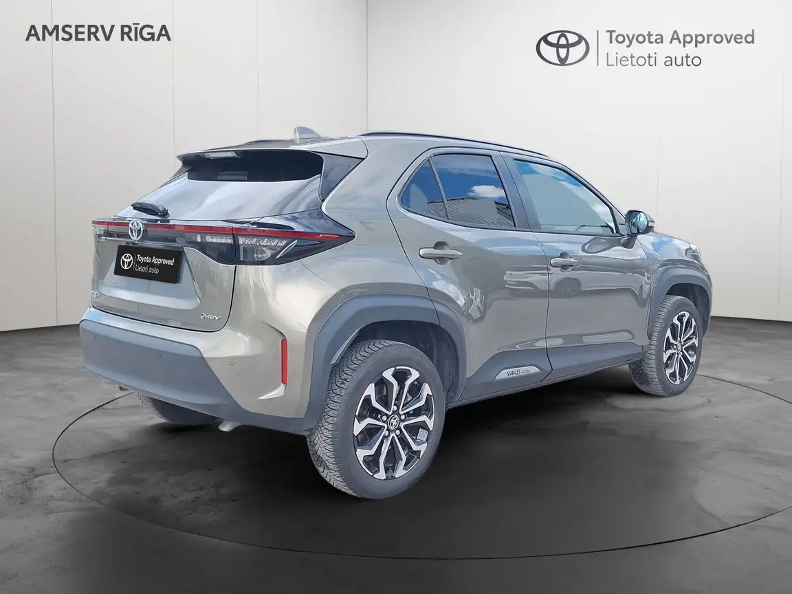 TOYOTA YARIS CROSS