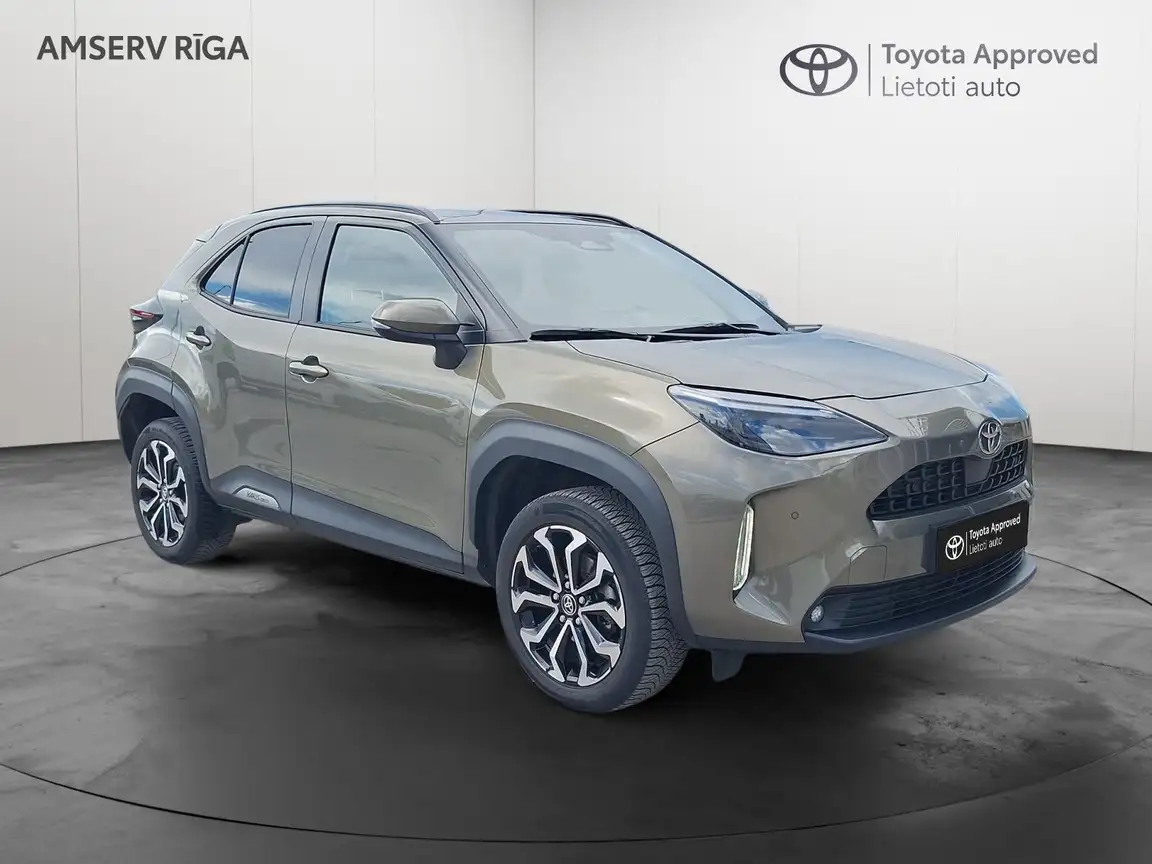 TOYOTA YARIS CROSS