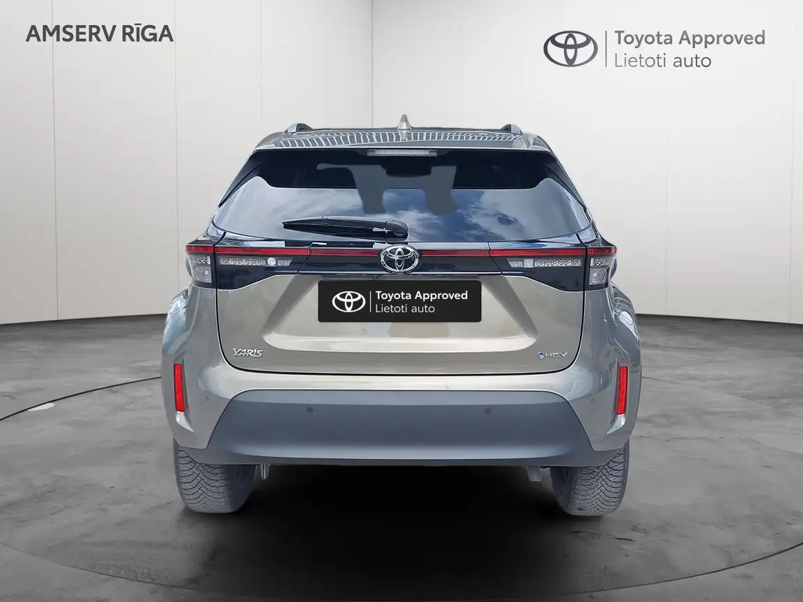 TOYOTA YARIS CROSS
