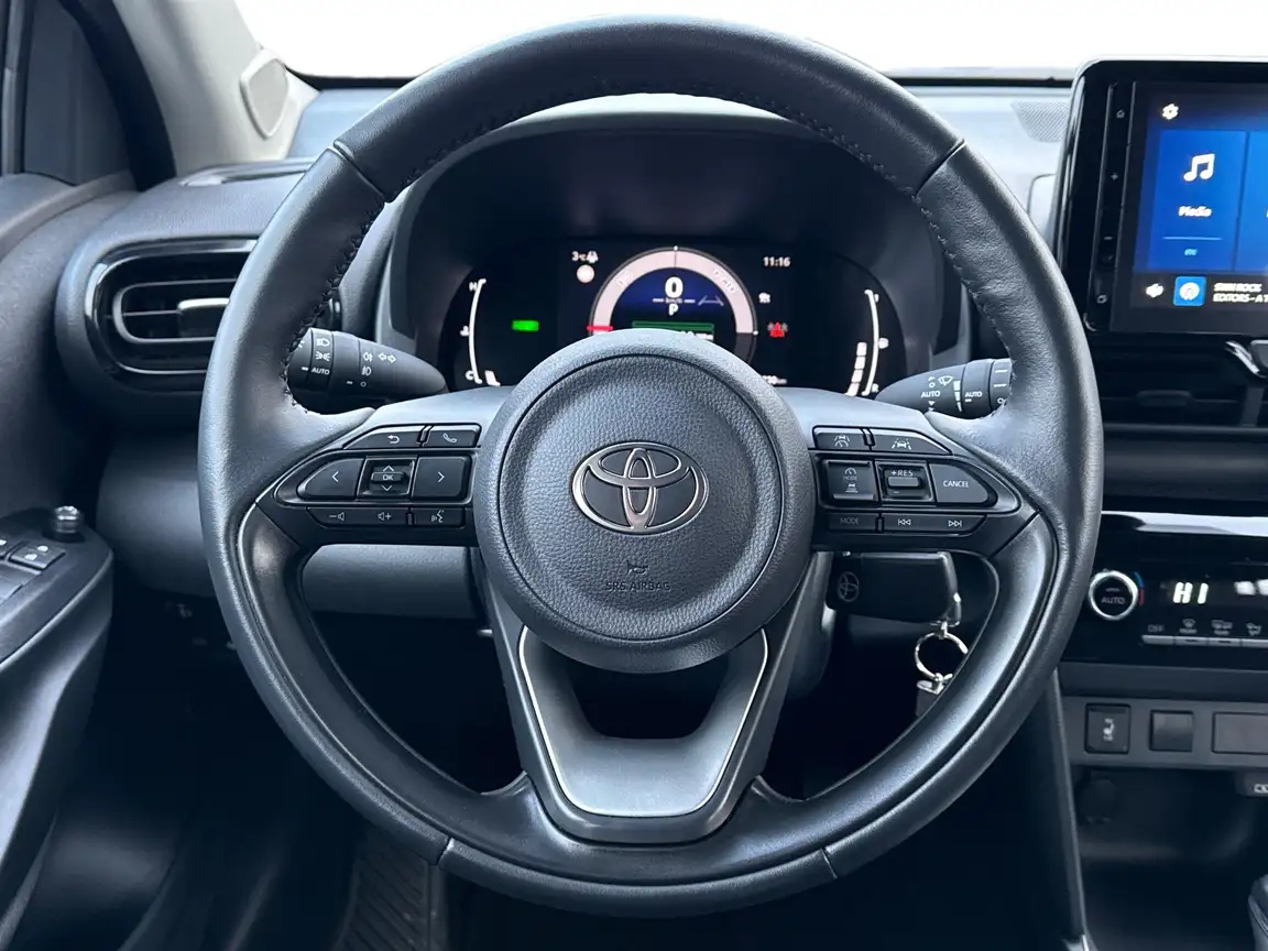 TOYOTA YARIS CROSS