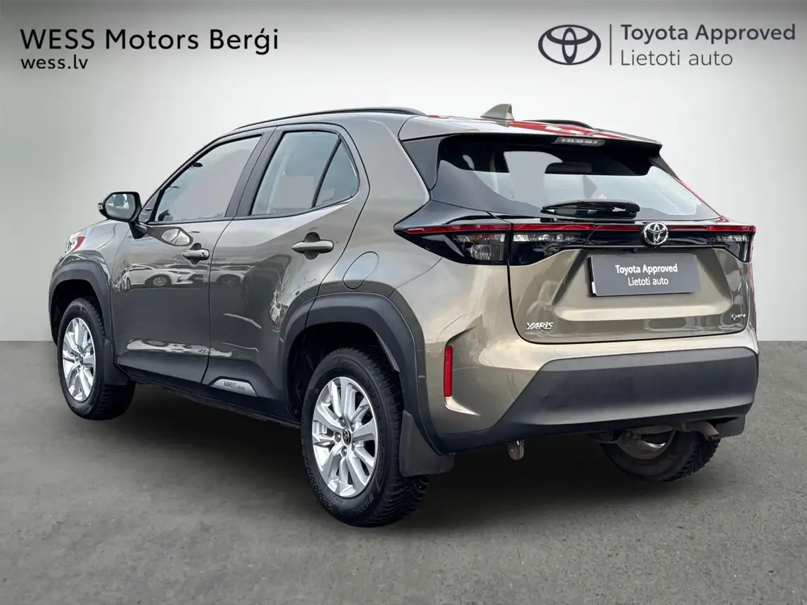 TOYOTA YARIS CROSS