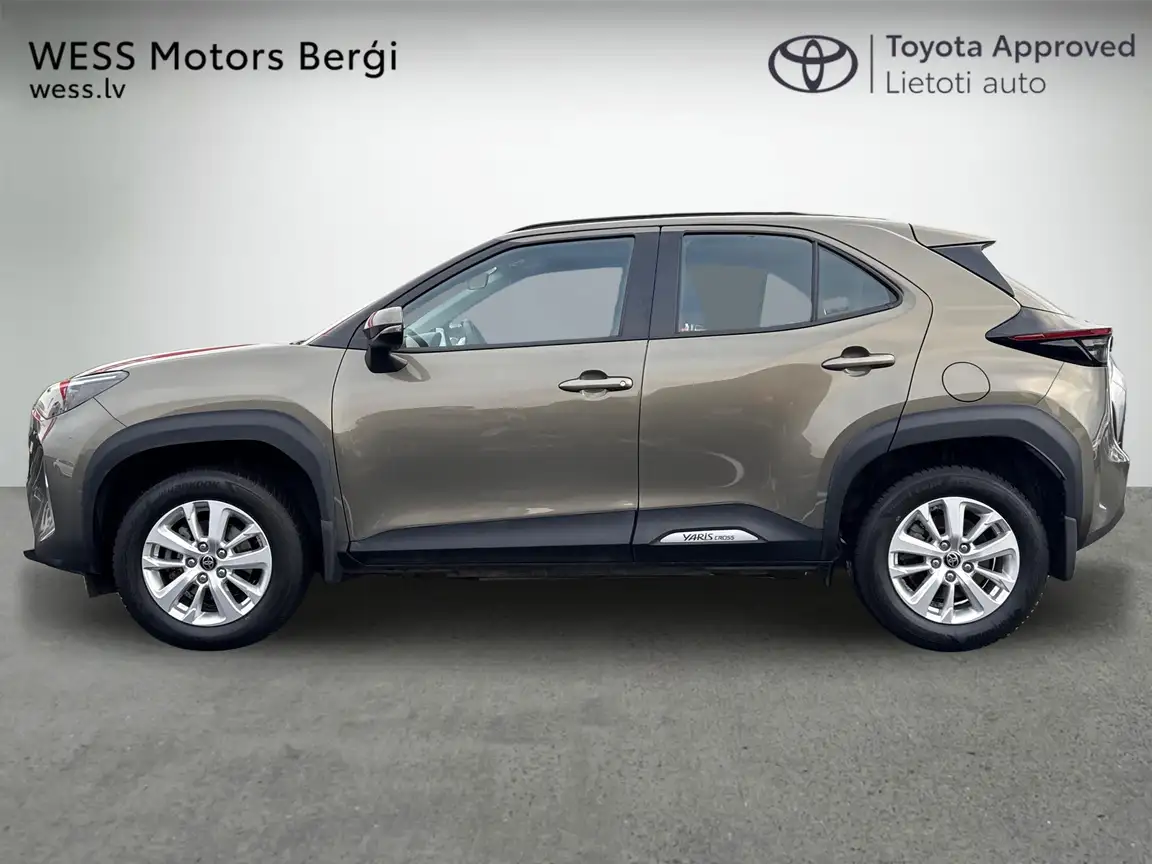 TOYOTA YARIS CROSS