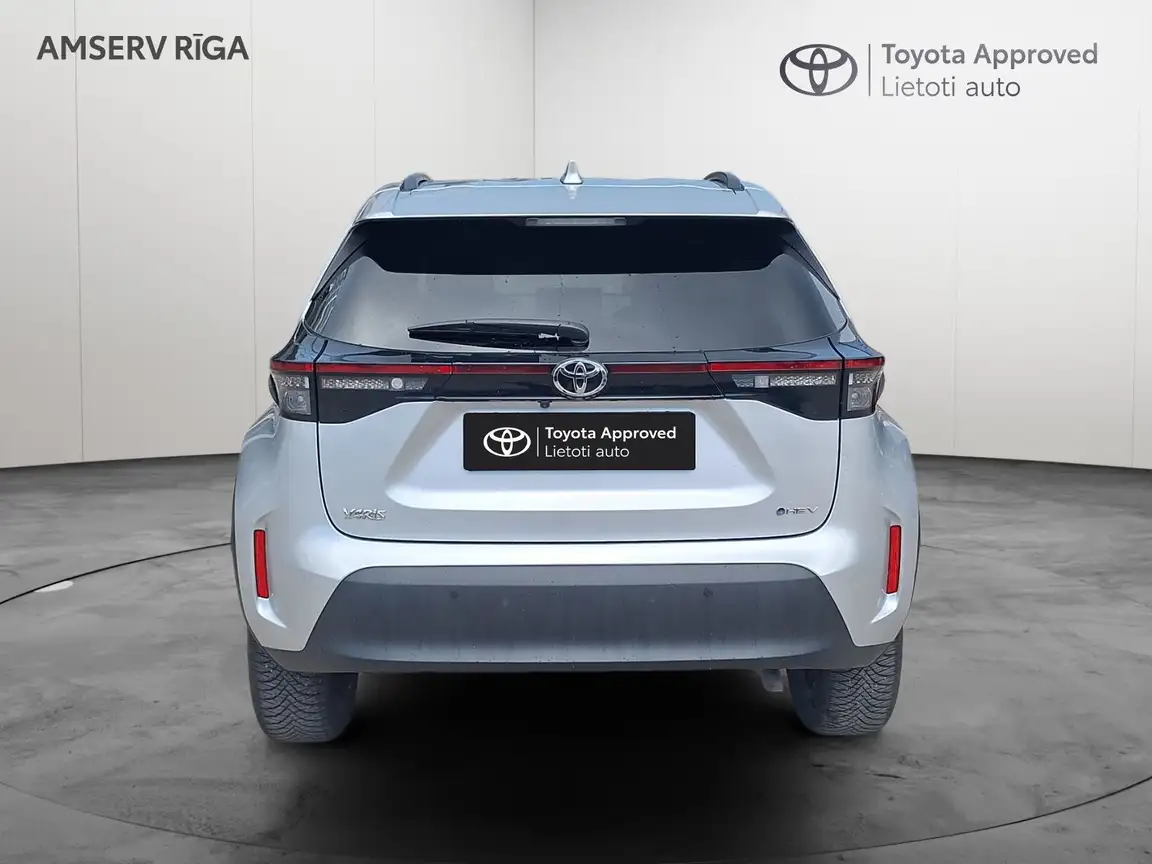 TOYOTA YARIS CROSS