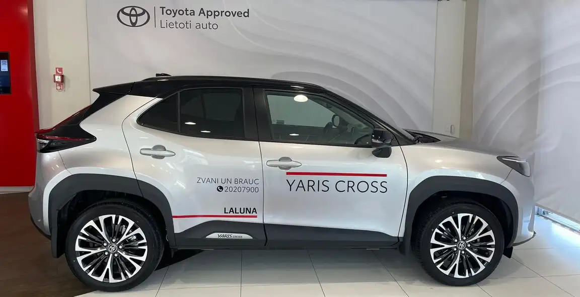 TOYOTA YARIS CROSS