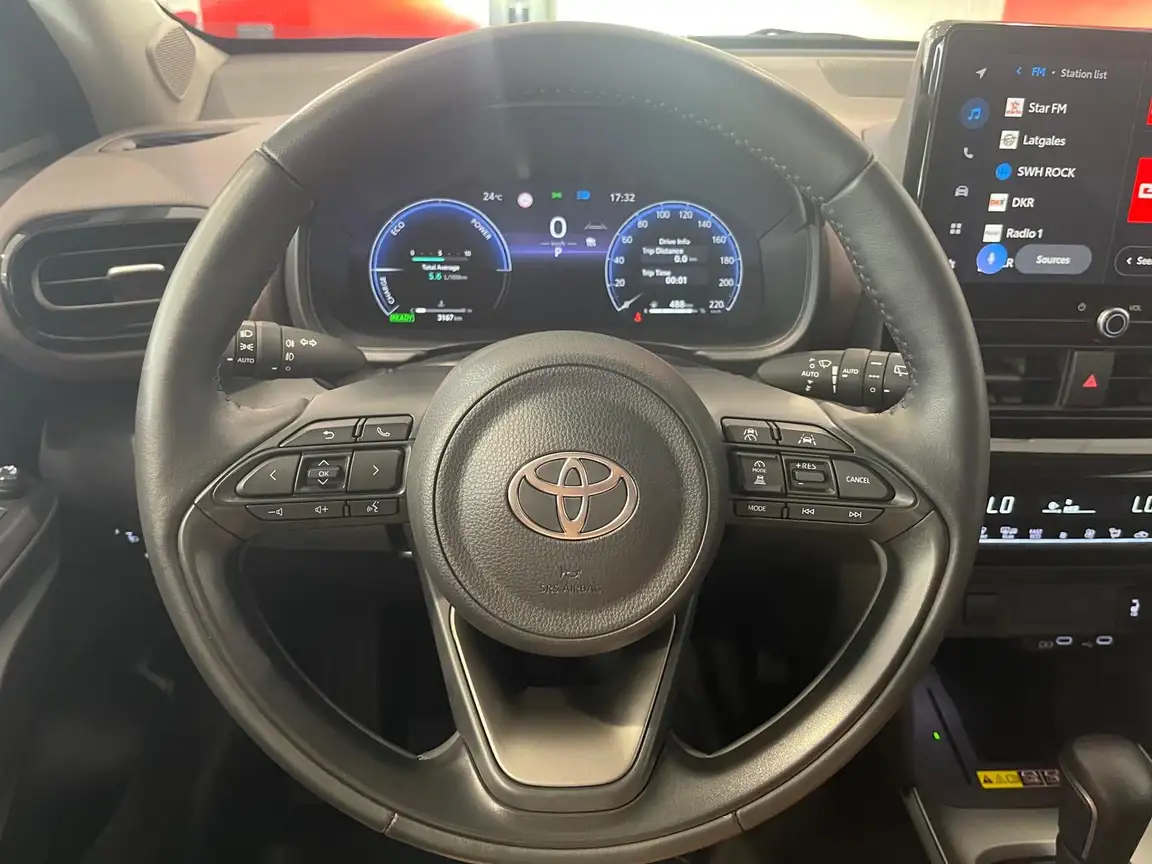 TOYOTA YARIS CROSS