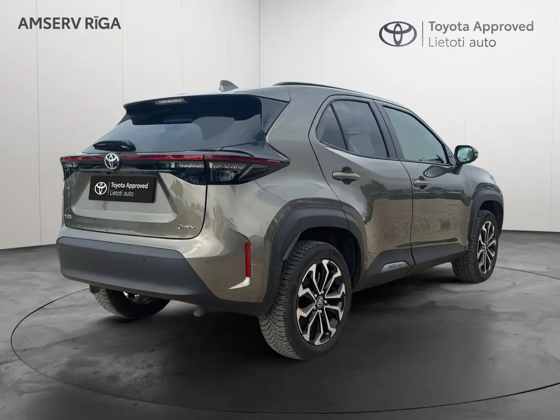 TOYOTA YARIS CROSS