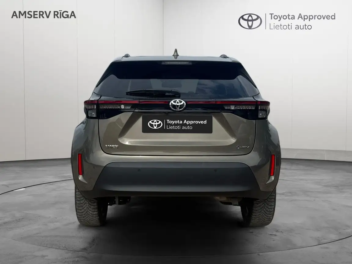 TOYOTA YARIS CROSS