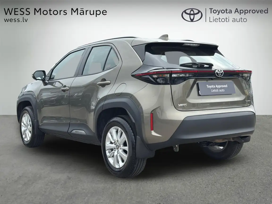 TOYOTA YARIS CROSS