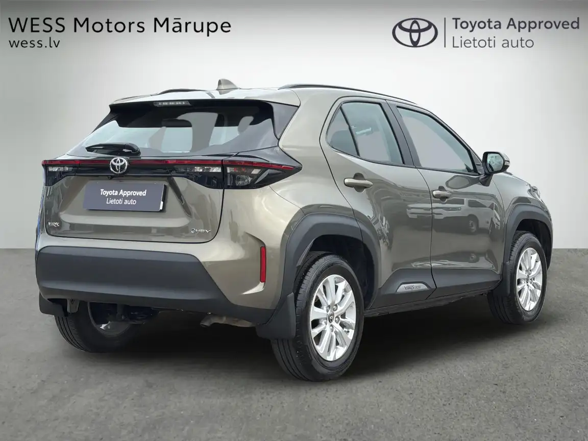 TOYOTA YARIS CROSS