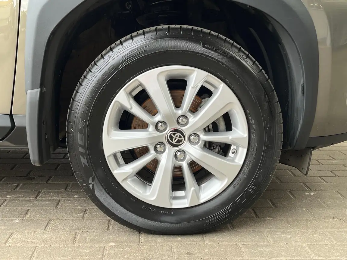 TOYOTA YARIS CROSS