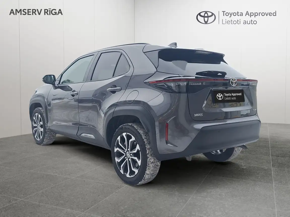TOYOTA YARIS CROSS