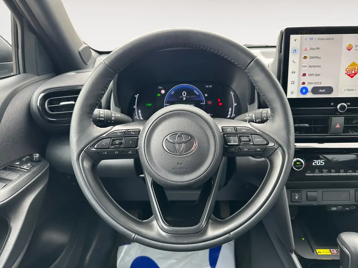 TOYOTA YARIS CROSS