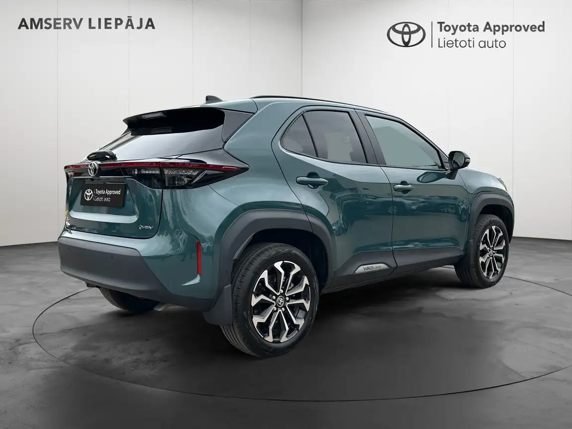 TOYOTA YARIS CROSS