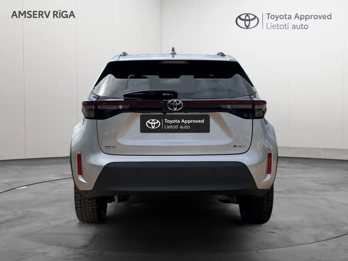 TOYOTA YARIS CROSS